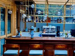 荷兰皇家银行柜台当吧台-北京古城老院厉晓麟精致菜