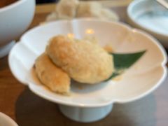 云南现烤玫瑰鲜花饼-云海肴·汽锅鸡·云南菜(祥云小镇店)