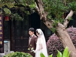 -雪中彩影婚纱摄影·微光艺术中心