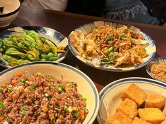 -Cuc Gach Quan Restaurant