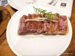 厚切镇江肴肉-苏小柳手作点心(控江旭辉分院)