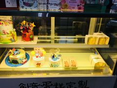 面包甜点陈列柜-咖咖熊蛋糕定制·蓝风车动物奶油