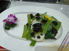 荷塘月色-清真·玛丽亚新疆菜主题餐厅(浙江中路店)