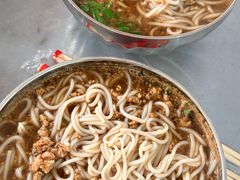 -正宗杨记普洱酸醋米线(总店)