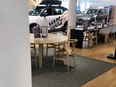 -杭州中沃沃尔沃4S店(滨江区店)