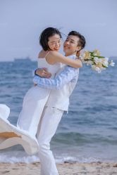 -雪中彩影婚纱摄影·微光艺术中心