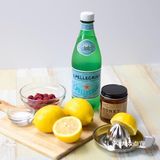 清爽夏日🌟簡易料理：覆盆子檸檬氣泡飲🌟