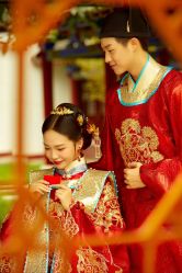 点击看大图 -挪娅婚纱摄影皇家会所