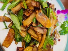 橄榄油炒三菌-銘悦阁烤鸭店