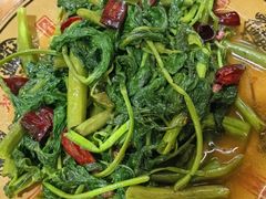-一品红烧鸭特色川菜(三岔湖店)