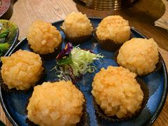 咸蛋黄鲜虾球-荟廷·晶萃(陆家嘴尚悦湾店)