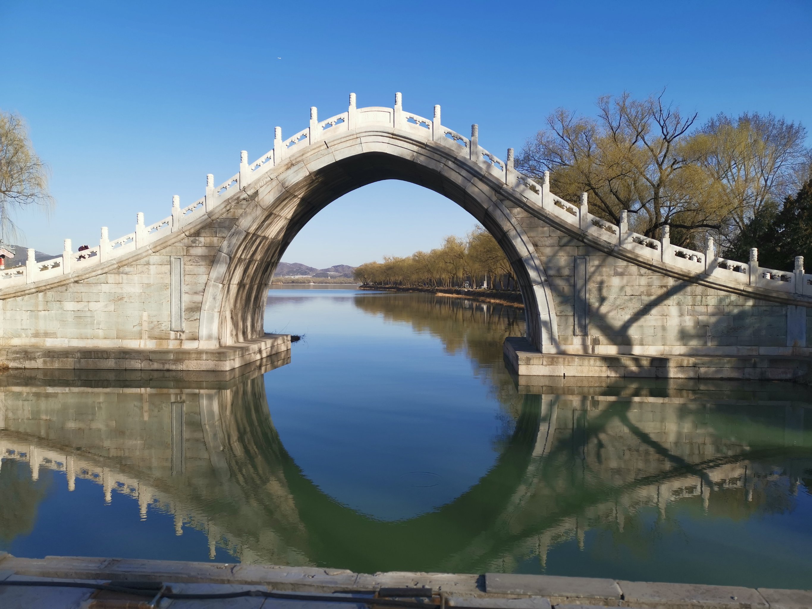 颐和园西堤春景