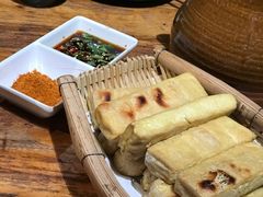 -老滇山寨•云南特色菜•地方菜•民族风情歌舞表演(金碧店)