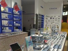 -美式眼镜·授权蔡司.依视路.尼康.豪雅.明月(南翔印象城店)