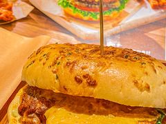 -必胜客(WOW中心城店)