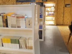 -新华里咖啡书吧(新华书店小寨店)