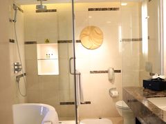 -青岛海尔洲际酒店