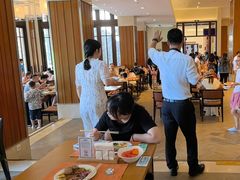 -亚龙湾希尔顿自助餐厅·海鲜·烧烤·沙滩BBQ·现场乐队