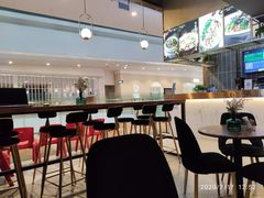 -POKEE VIA&Brunch·维娅(重庆来福士店)