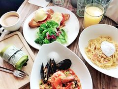 -Common Table · Brunch & Coffee