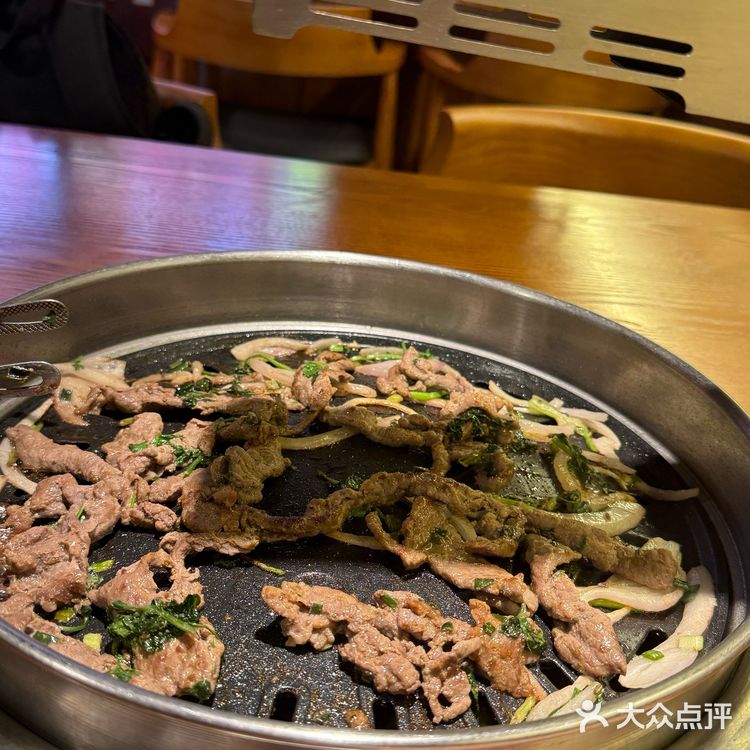 成都鹭洲里，建议还没吃过齐齐哈尔烤肉的去吃！