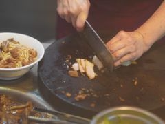 -松树干拌面店