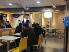 大堂-麦当劳(新世纪环球中心店)