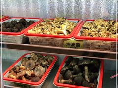 -菌海森林·非遗野生菌火锅(西山区滇池路摩根道店)