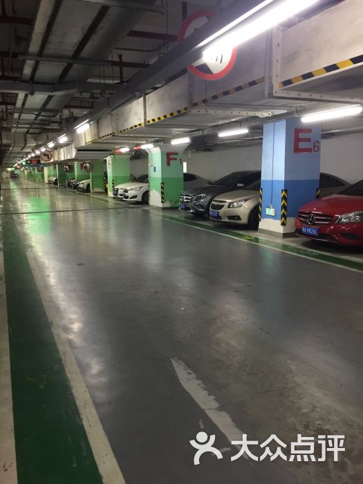 环球港停车场图片 第16张