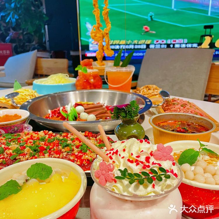 火锅店居然🈶️这么大的电子屏幕看世界杯⚽️贼爽🔥
