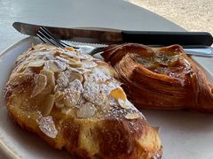 -Le Banneton Café French Bakery