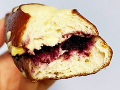 现熬蓝莓酱黄油碱水棒-PAOPAO Bakery&Café(港汇店)