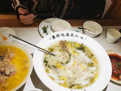 -江渔儿酸菜鱼·拔草餐厅(虎门君乐汇店)