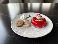 圣诞老人慕斯蛋糕-两岸咖啡(平湖店)