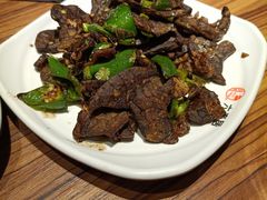 辣妹子炒猪肺-六泰居·尔滨地标·东北菜(松北店)