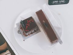 -UNI UNI(环亚凯瑟琳店)