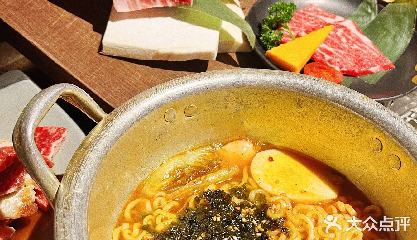 吃撑了！江汉路主食小菜无限续的韩式烤肉