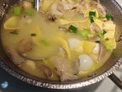 三鲜火锅-山里俏·地标皖南菜·屯溪臭鳜鱼(北城万达店)