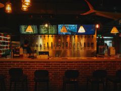 -40+精酿啤酒俱乐部(国投财富广场店)