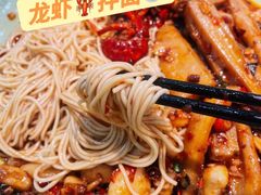 -靓虾二哥长沙地标小龙虾(五一广场店)