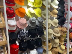 -名创优品(北京新中关购物中心地铁层店)