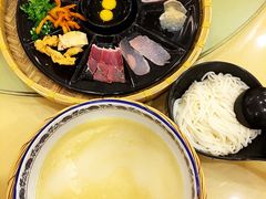 -老国贸云南传统过桥米线(滇池店)