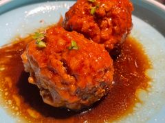 鸭蛋黄狮子头-梅飞酒家(桑园路店)
