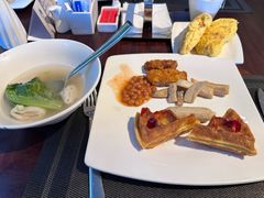 -三亚湾海居铂尔曼度假酒店