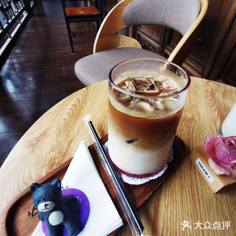 在这样的咖啡馆里感受着古今中外