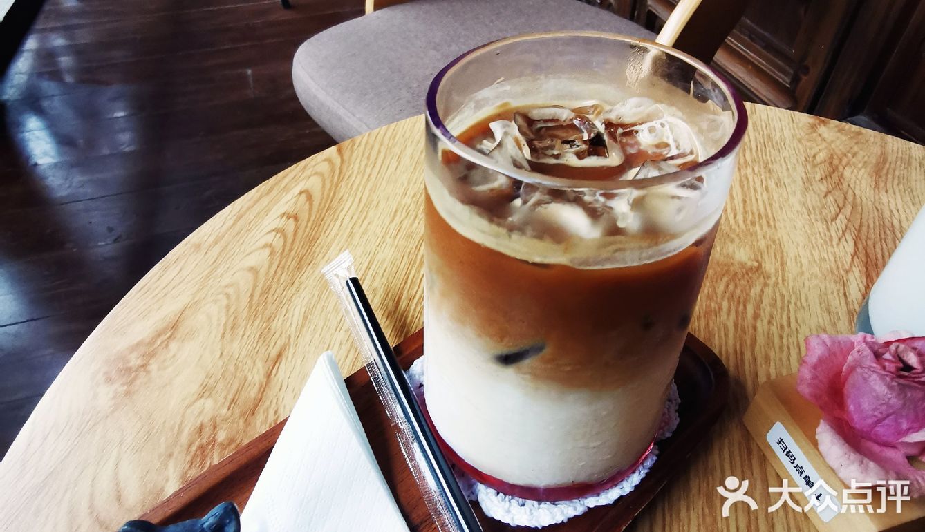 在这样的咖啡馆里感受着古今中外