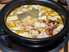 -一朵菌·野生菌探索家火锅(南亚店)