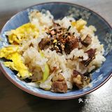 最后撒上日本炒饭调味粉，类似七味粉，完美！