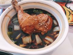 老巴子招牌鸡腿饭-蘑菇圈·云南野生菌菇炒饭·巷口食堂(悦荟店)