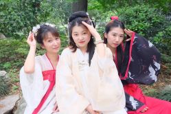 -汉仪华裳汉服馆(打浦桥店)